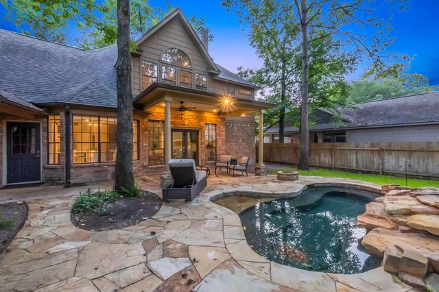 122 E Placid Hill Circle, The Woodlands, TX 77381