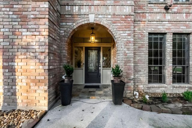 122 E Placid Hill Circle, The Woodlands, TX 77381