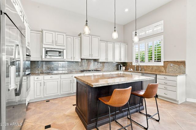 41702 N SIGNAL HILL Court, Phoenix, AZ 85086