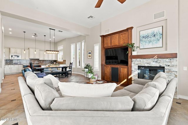 41702 N SIGNAL HILL Court, Phoenix, AZ 85086