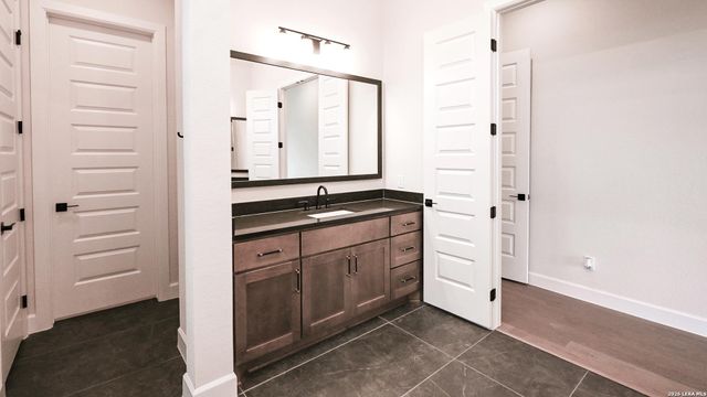 1112 ELM FOREST DR, New Braunfels, TX 78132