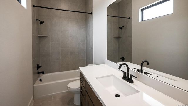 1112 ELM FOREST DR, New Braunfels, TX 78132