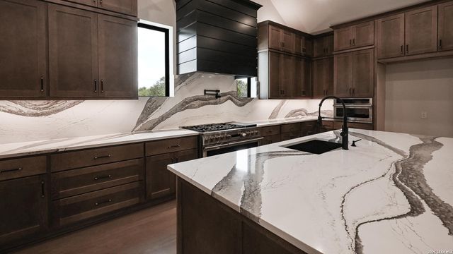 1112 ELM FOREST DR, New Braunfels, TX 78132