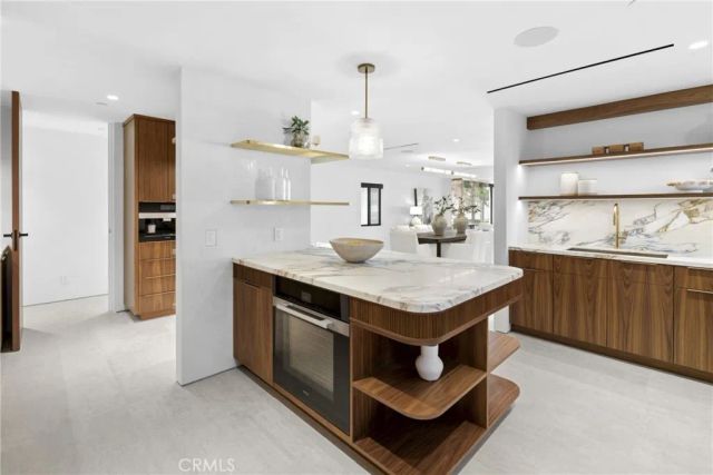 503 J, Newport Beach, CA 92661
