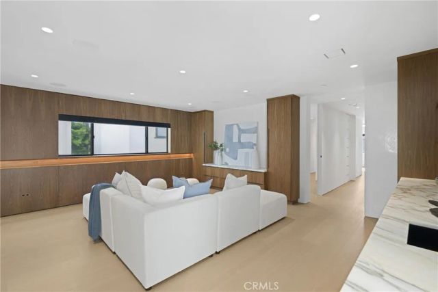 503 J, Newport Beach, CA 92661