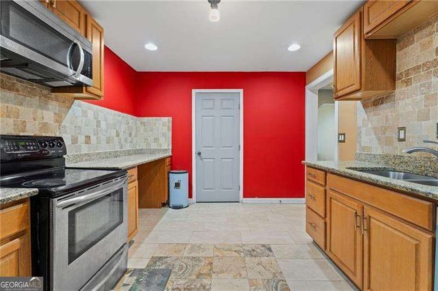 12174 CENTERRA Drive, Hampton, GA 30228