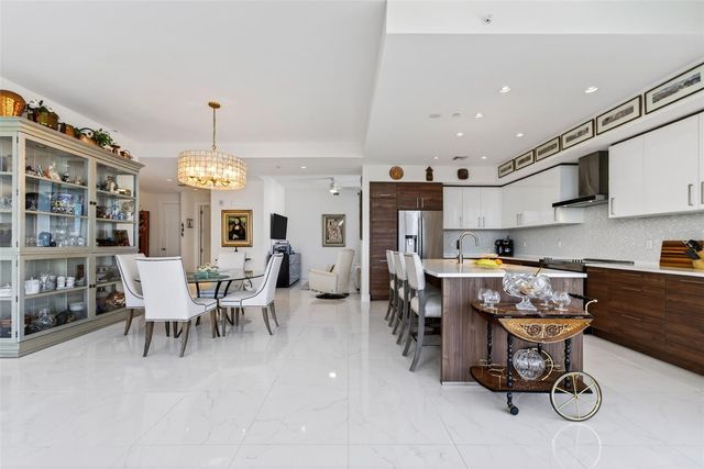 111 S PINEAPPLE AVENUE 806, Sarasota, FL 34236