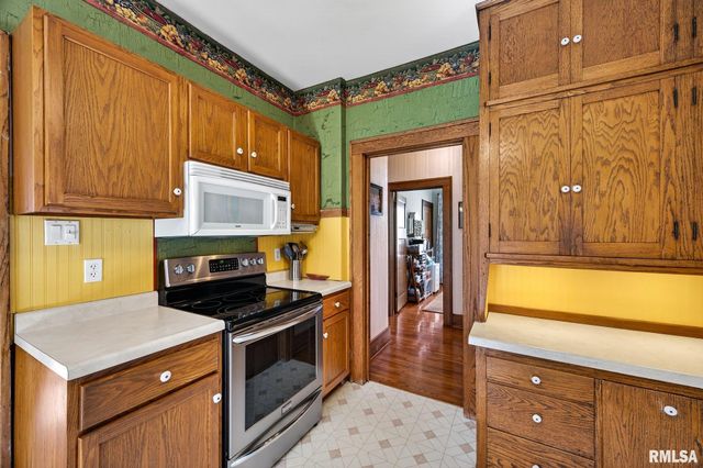 605 N MAIN Street, Washington, IL 61571
