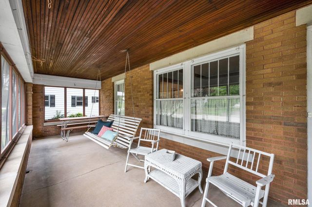605 N MAIN Street, Washington, IL 61571