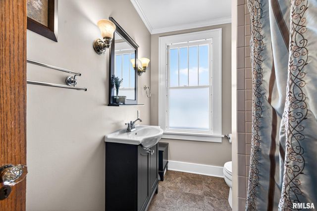 605 N MAIN Street, Washington, IL 61571