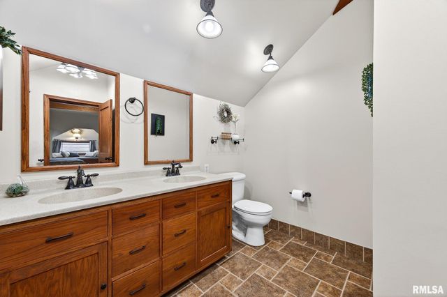 605 N MAIN Street, Washington, IL 61571