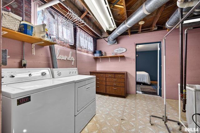 605 N MAIN Street, Washington, IL 61571