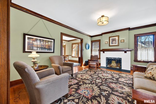 605 N MAIN Street, Washington, IL 61571