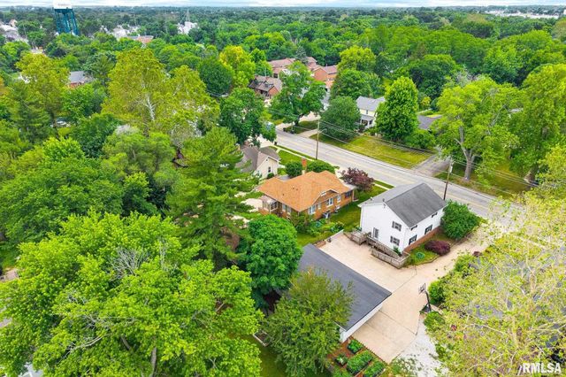 605 N MAIN Street, Washington, IL 61571