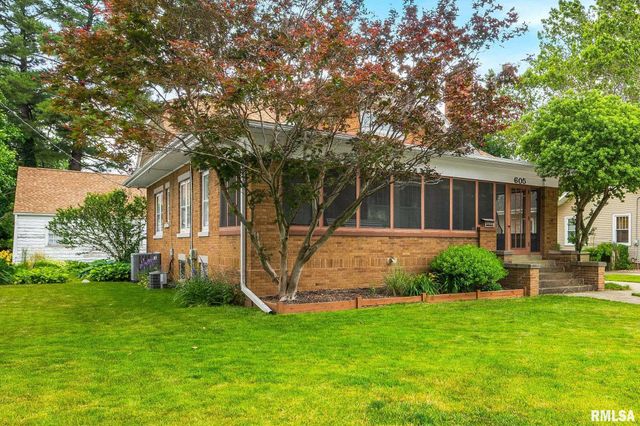 605 N MAIN Street, Washington, IL 61571