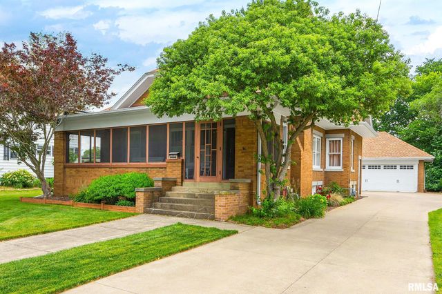 605 N MAIN Street, Washington, IL 61571
