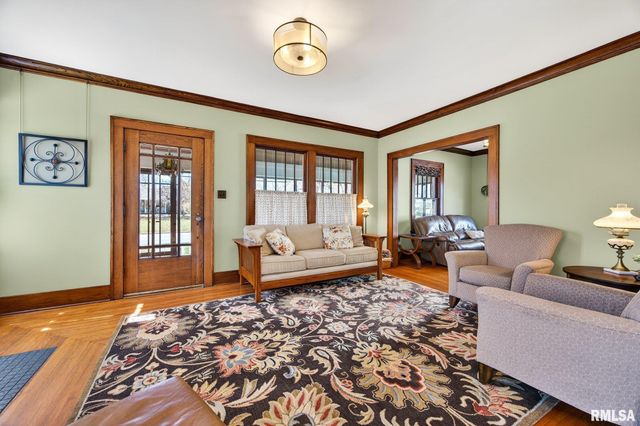 605 N MAIN Street, Washington, IL 61571