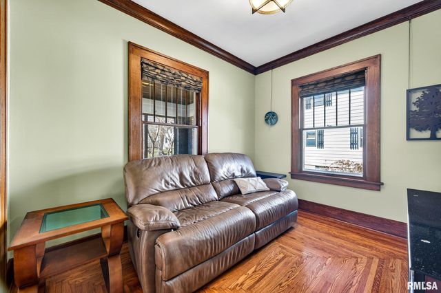 605 N MAIN Street, Washington, IL 61571