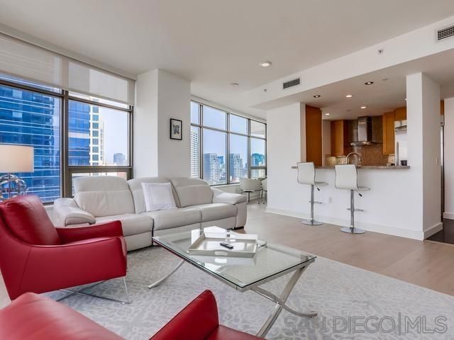 700 W E St 1504, San Diego, CA 92101