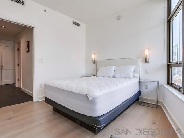 700 W E St 1504, San Diego, CA 92101