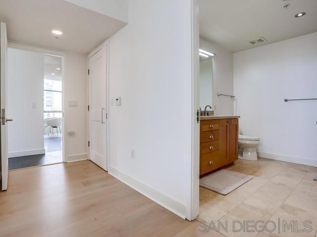 700 W E St 1504, San Diego, CA 92101