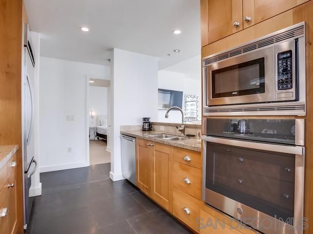 700 W E St 1504, San Diego, CA 92101