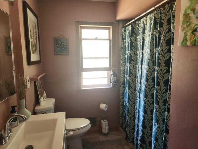 6205 N Garden Grove LANE, Glendale, WI 53209