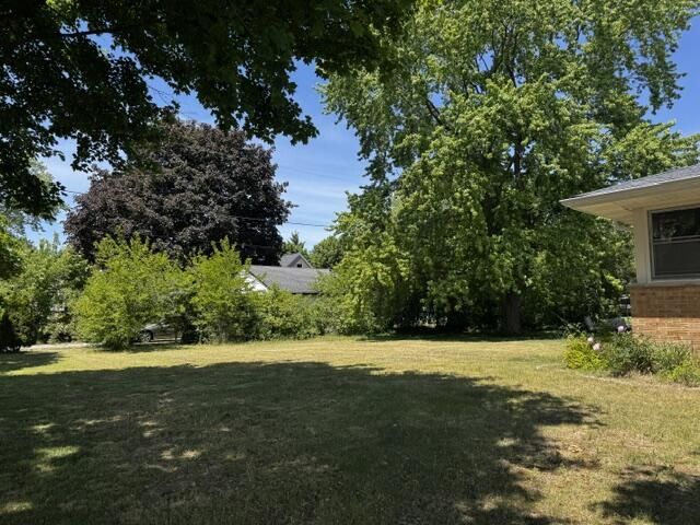 6205 N Garden Grove LANE, Glendale, WI 53209