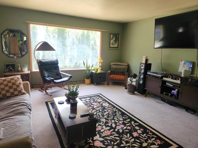 6205 N Garden Grove LANE, Glendale, WI 53209