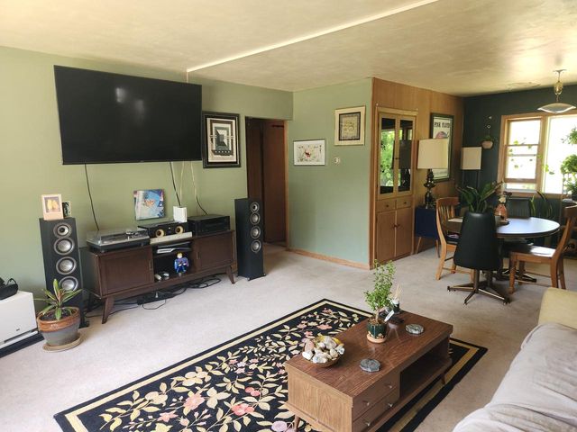 6205 N Garden Grove LANE, Glendale, WI 53209