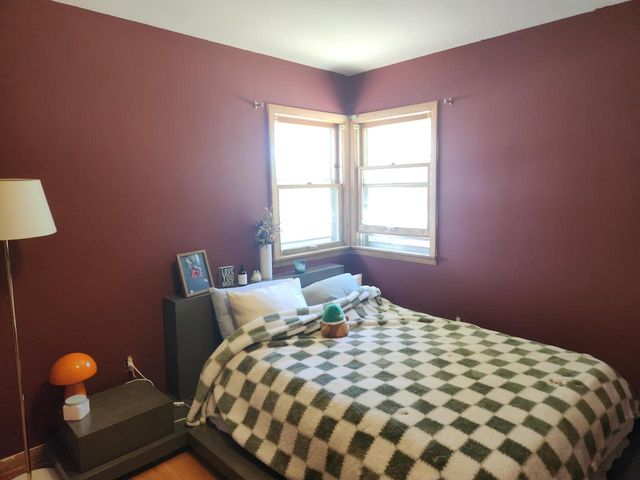 6205 N Garden Grove LANE, Glendale, WI 53209