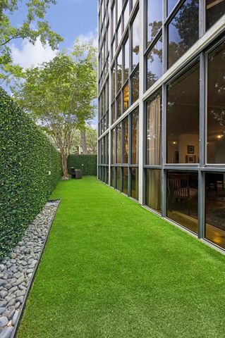 5001 Woodway 104, Houston, TX 77056