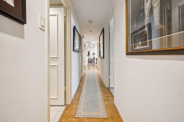 5001 Woodway 104, Houston, TX 77056