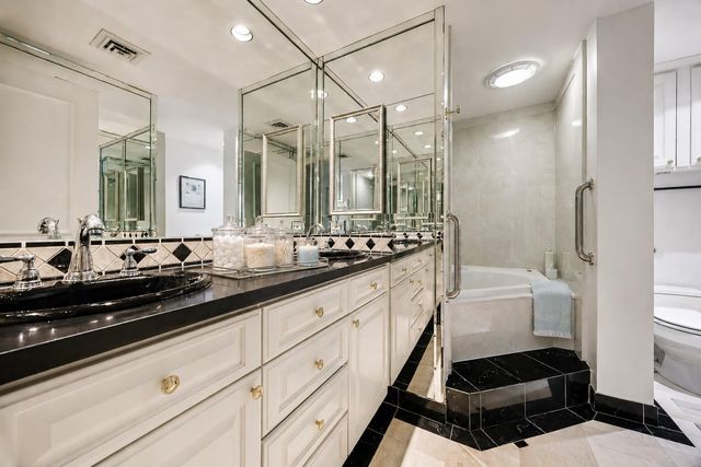 5001 Woodway 104, Houston, TX 77056