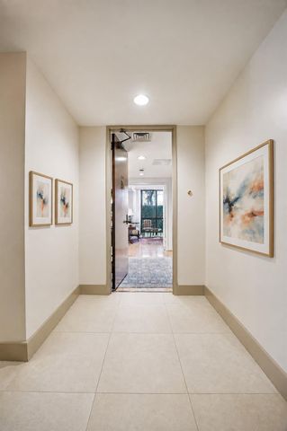 5001 Woodway 104, Houston, TX 77056