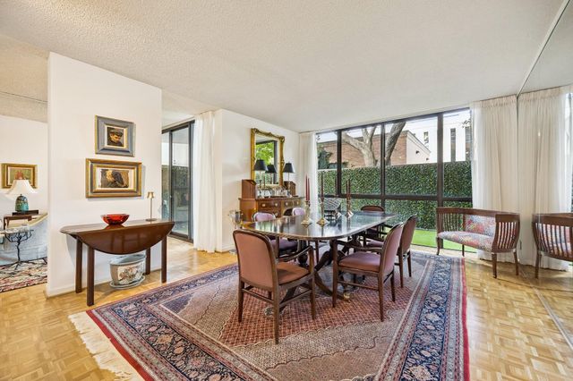 5001 Woodway 104, Houston, TX 77056