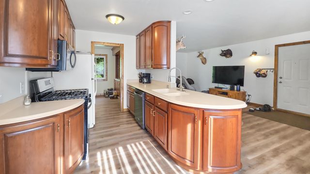4257 S State Road, Davison, MI 48423