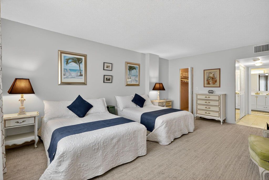 Image 14 of property listing at 3450 S Ocean Boulevard 4190, Palm Beach, FL 33480