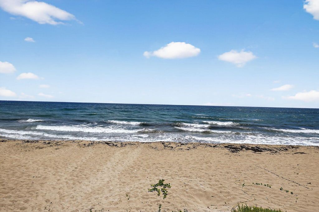 Image 27 of property listing at 3450 S Ocean Boulevard 4190, Palm Beach, FL 33480