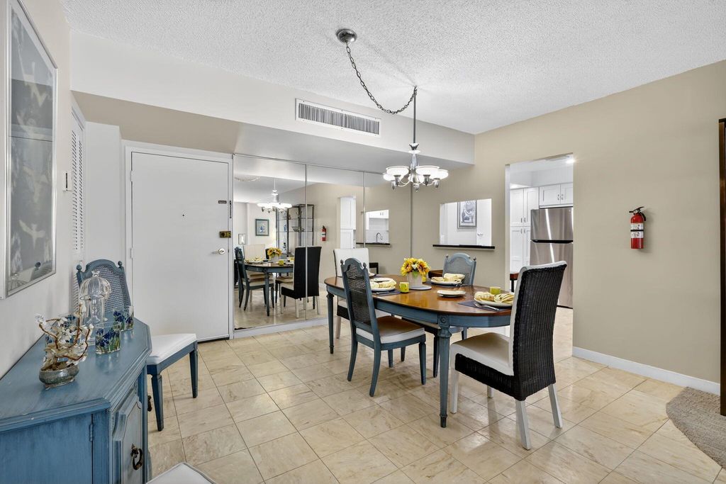 Image 4 of property listing at 3450 S Ocean Boulevard 4190, Palm Beach, FL 33480