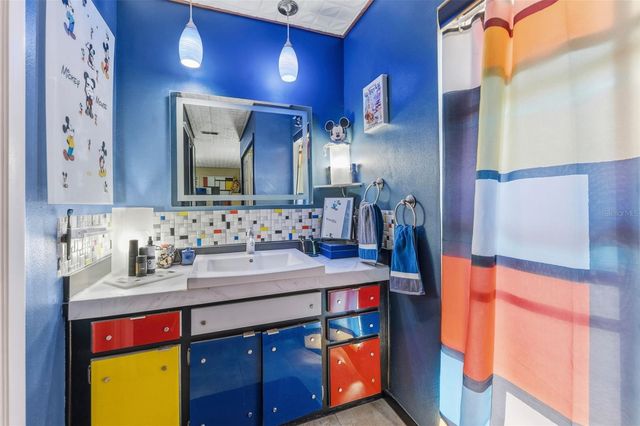 10730 DRUMMOND ROAD, Tampa, FL 33615