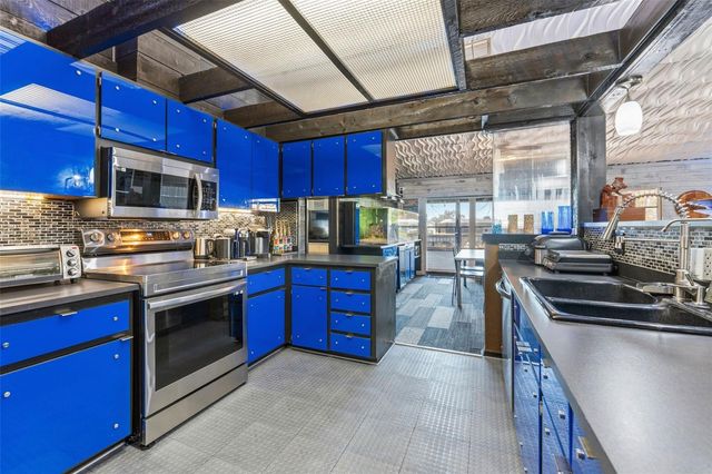 10730 DRUMMOND ROAD, Tampa, FL 33615