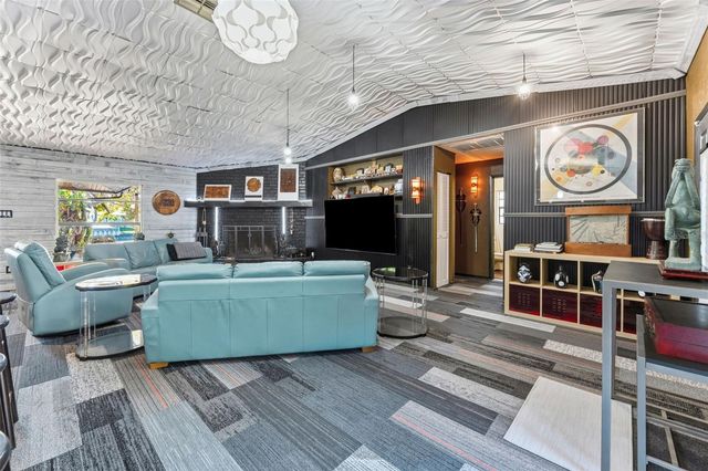 10730 DRUMMOND ROAD, Tampa, FL 33615