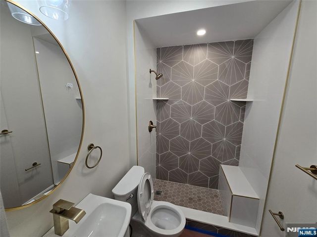 648 9th Street, Carlstadt, NJ 07072