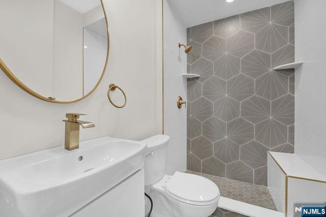 648 9th Street, Carlstadt, NJ 07072