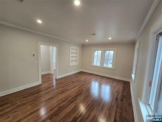 648 9th Street, Carlstadt, NJ 07072