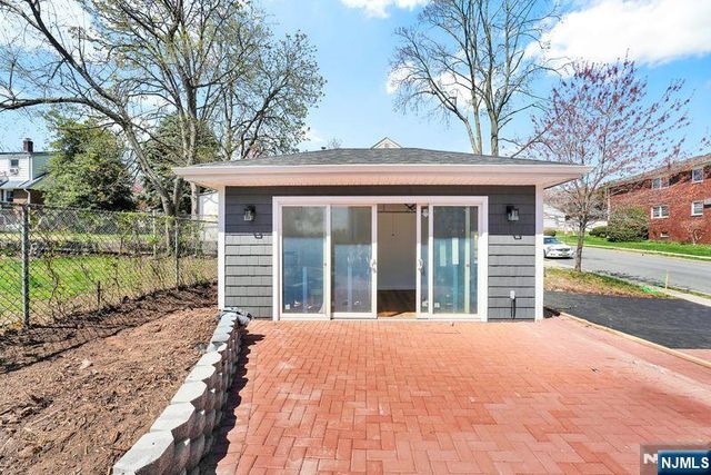 648 9th Street, Carlstadt, NJ 07072
