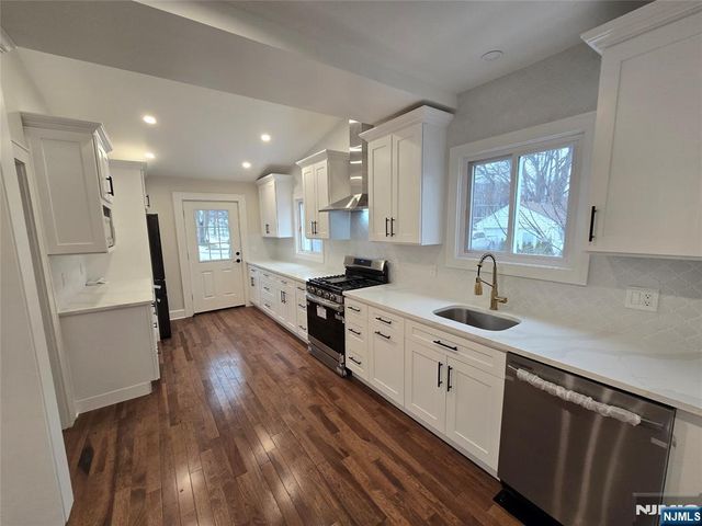 648 9th Street, Carlstadt, NJ 07072