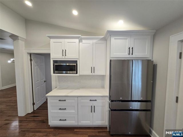 648 9th Street, Carlstadt, NJ 07072