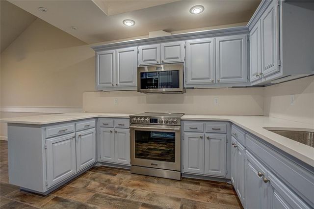 1899 Saddleback Boulevard 21, Norman, OK 73072